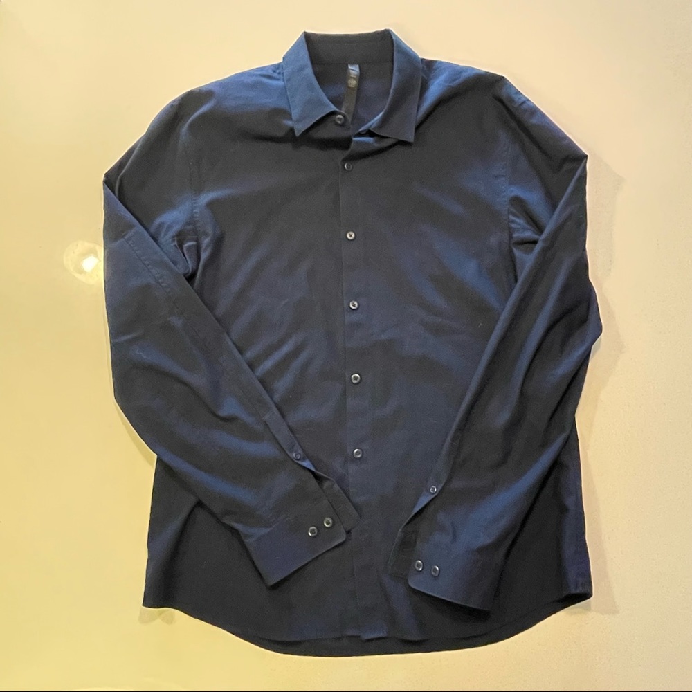 Lululemon Men’s Venture-Like Button Down Shirt - L